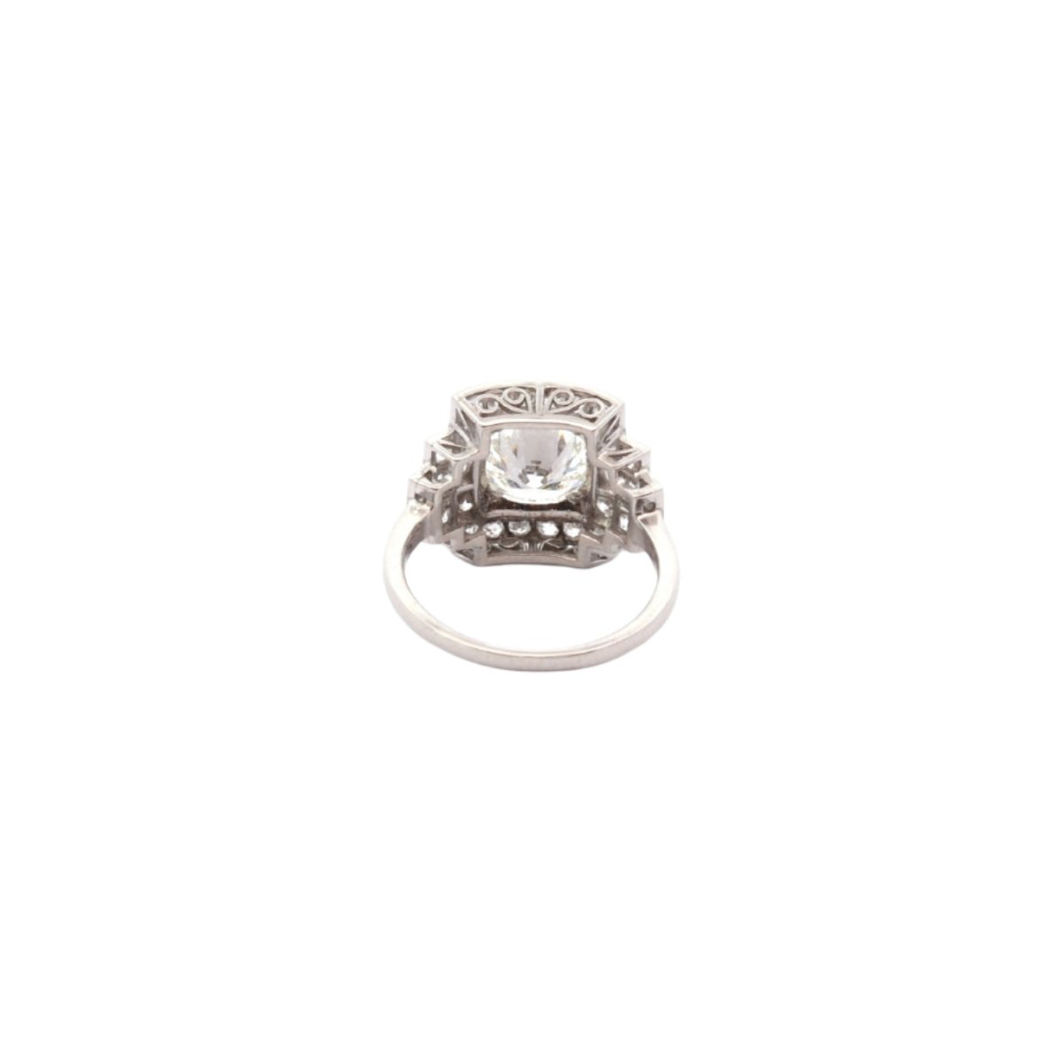 Bague Entourage en platine et diamants - Castafiore