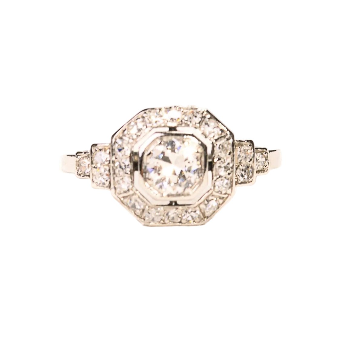 Bague Entourage en platine et diamants - Castafiore