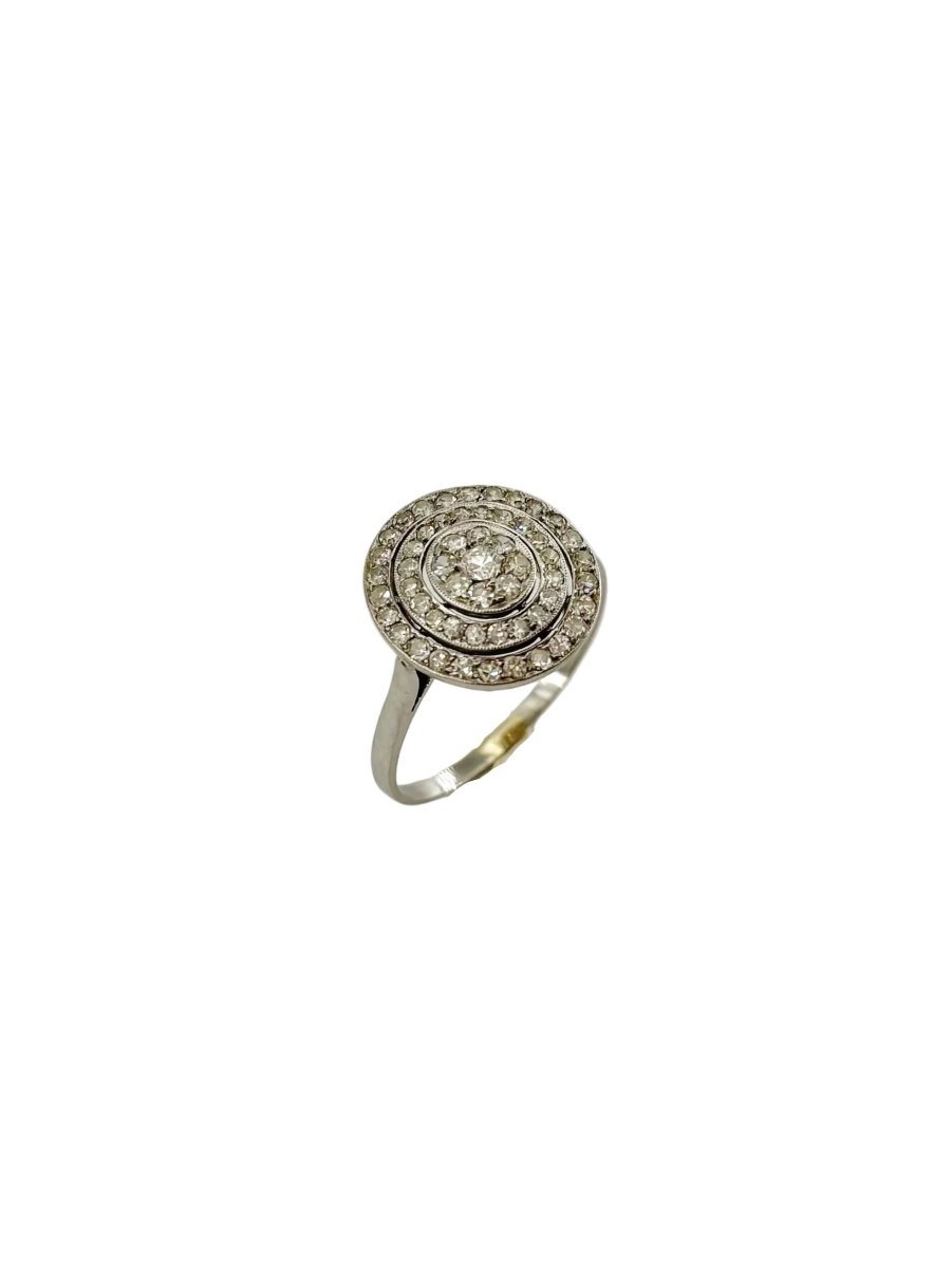 Bague Entourage en platine et diamants - Castafiore