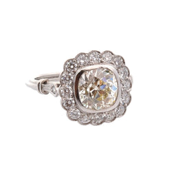 Bague Entourage en platine et diamants - Castafiore
