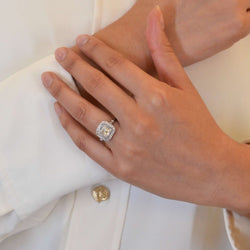 Bague Entourage en platine et diamants - Castafiore