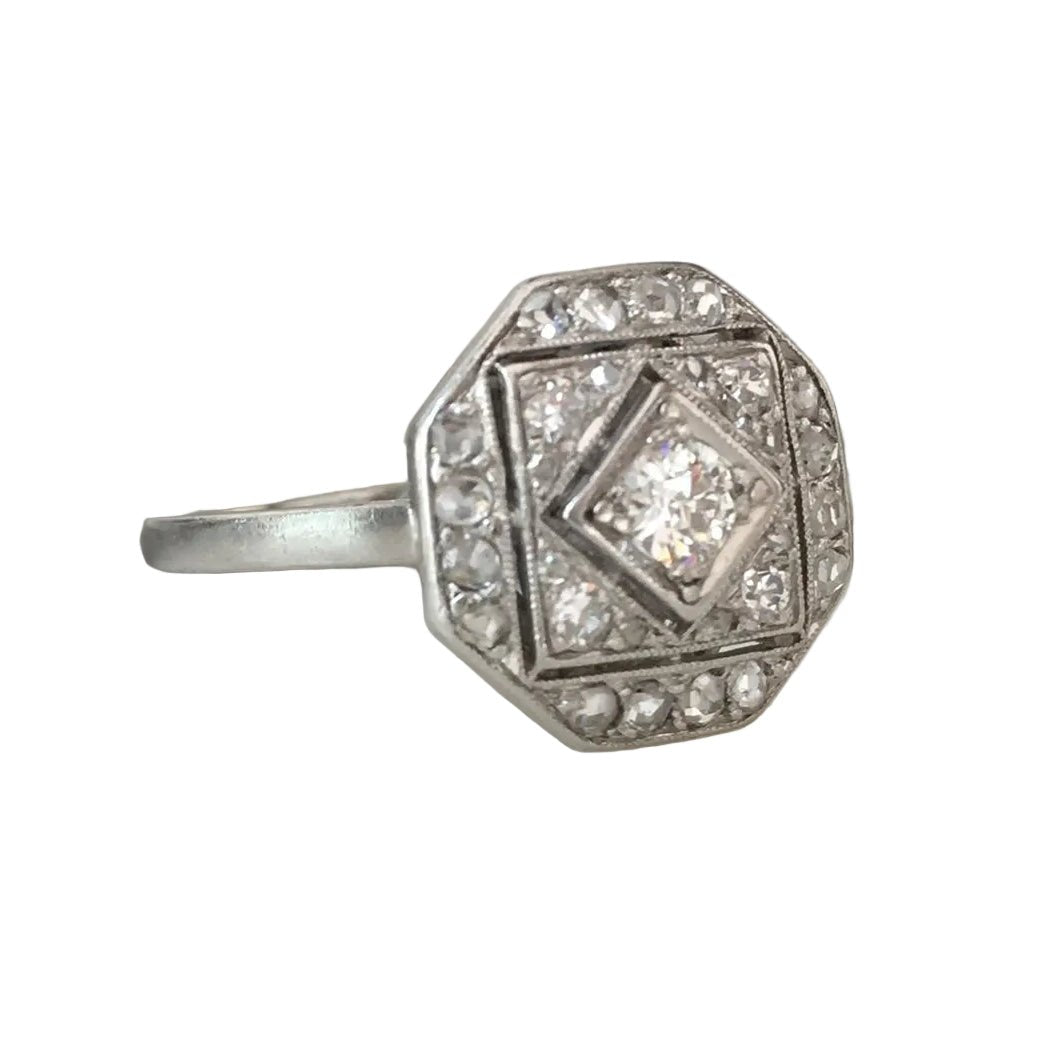 Bague Entourage en platine et diamants - Castafiore
