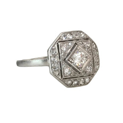 Bague Entourage en platine et diamants - Castafiore
