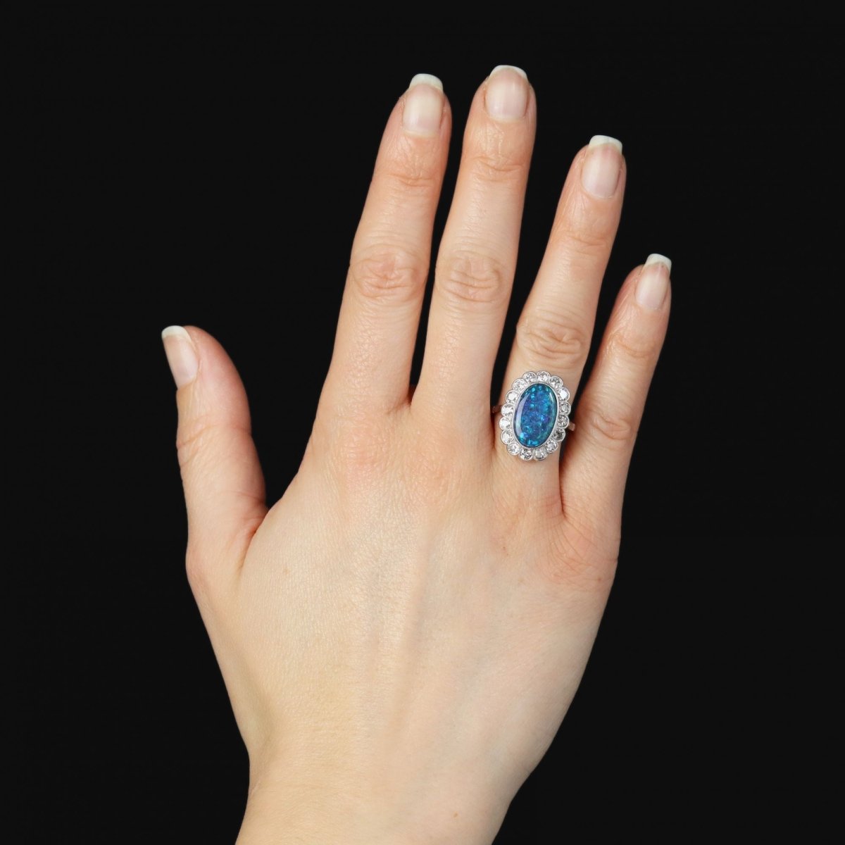 Ring paltinium black opal diamonds