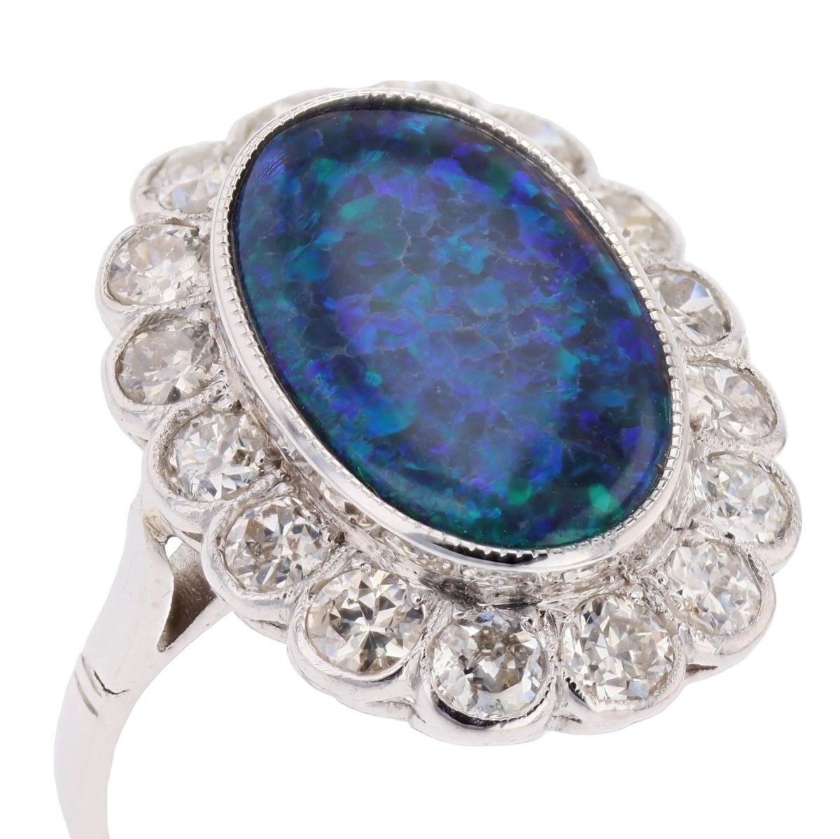 Ring paltinium black opal diamonds