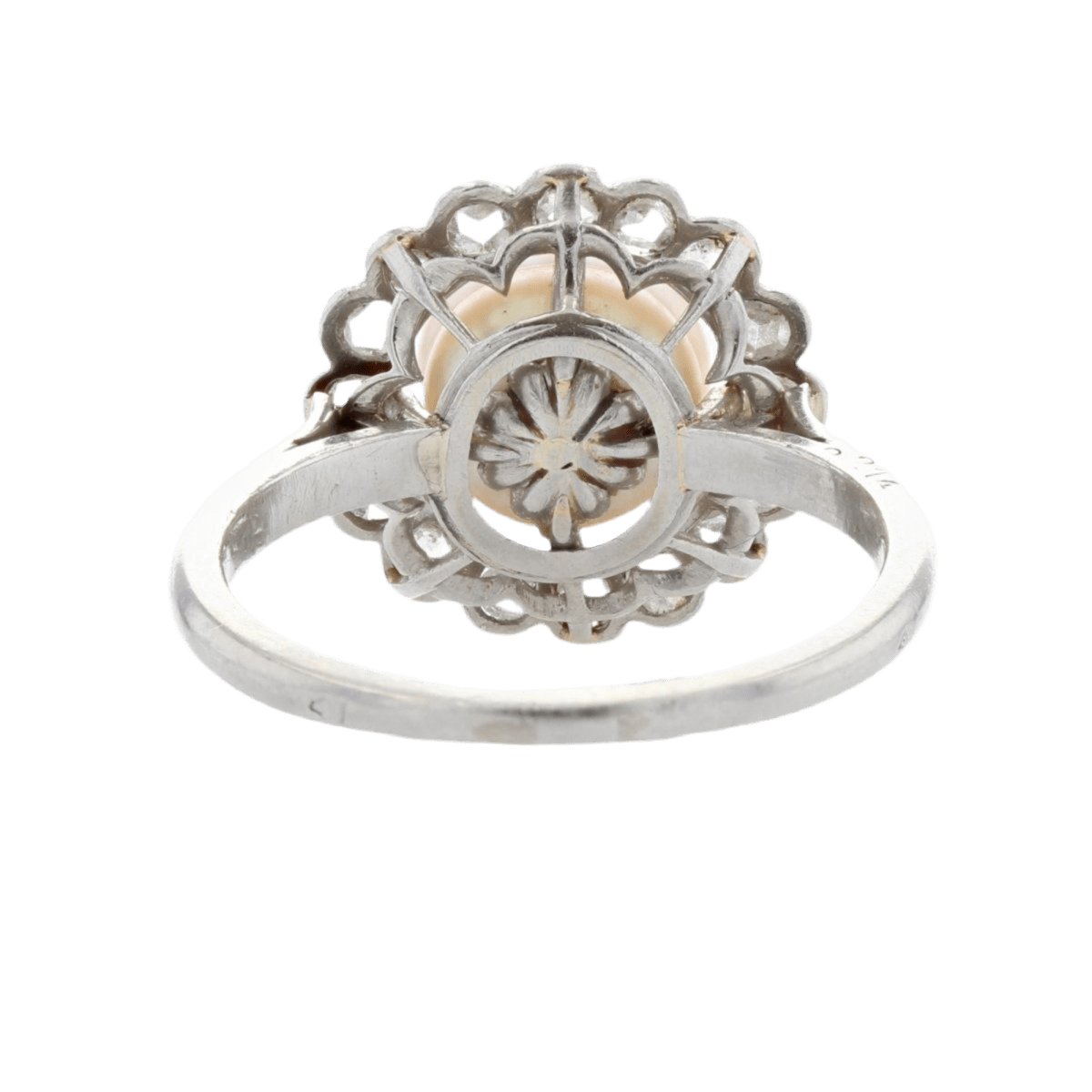 Bague Entourage en platine, perle et diamants - Castafiore