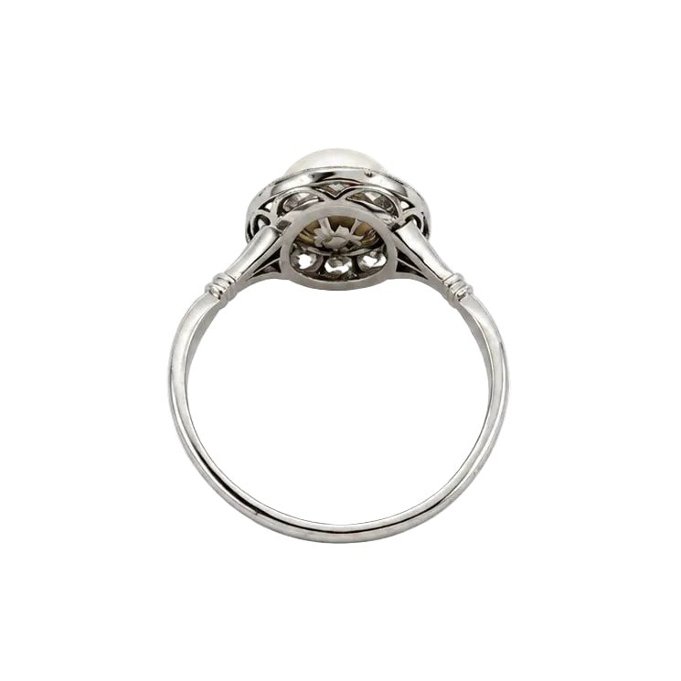 Bague Entourage en platine, perle et diamants - Castafiore