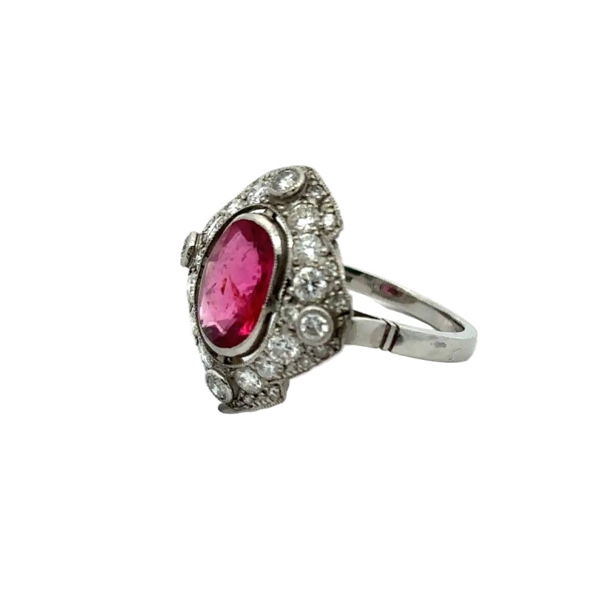Bague Entourage en platine, rubellite et diamants - Castafiore
