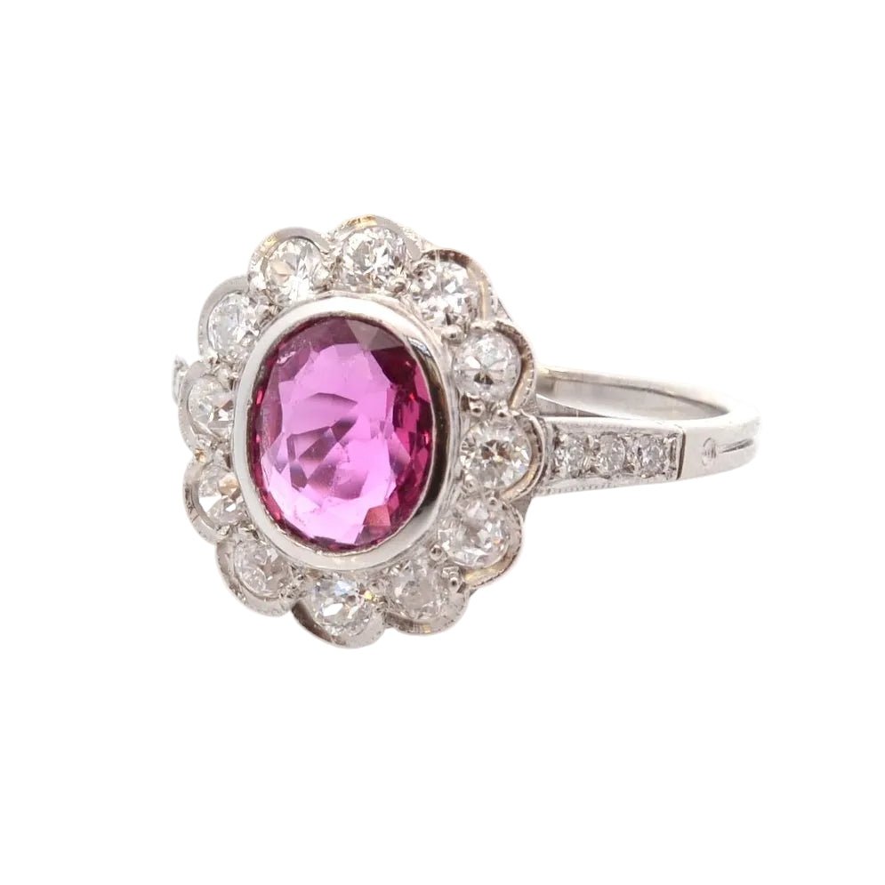 Bague Entourage en platine, rubis et diamants - Castafiore
