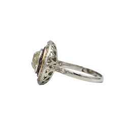 Bague Entourage en platine, rubis et diamants - Castafiore