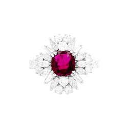 Bague Entourage en platine, rubis et diamants - Castafiore