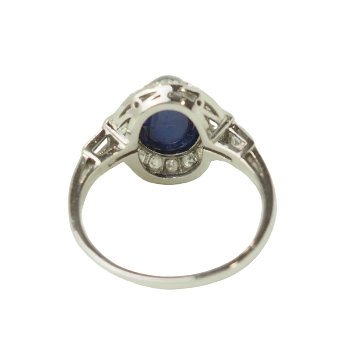 Bague Entourage en platine, saphir, et diamants - Castafiore