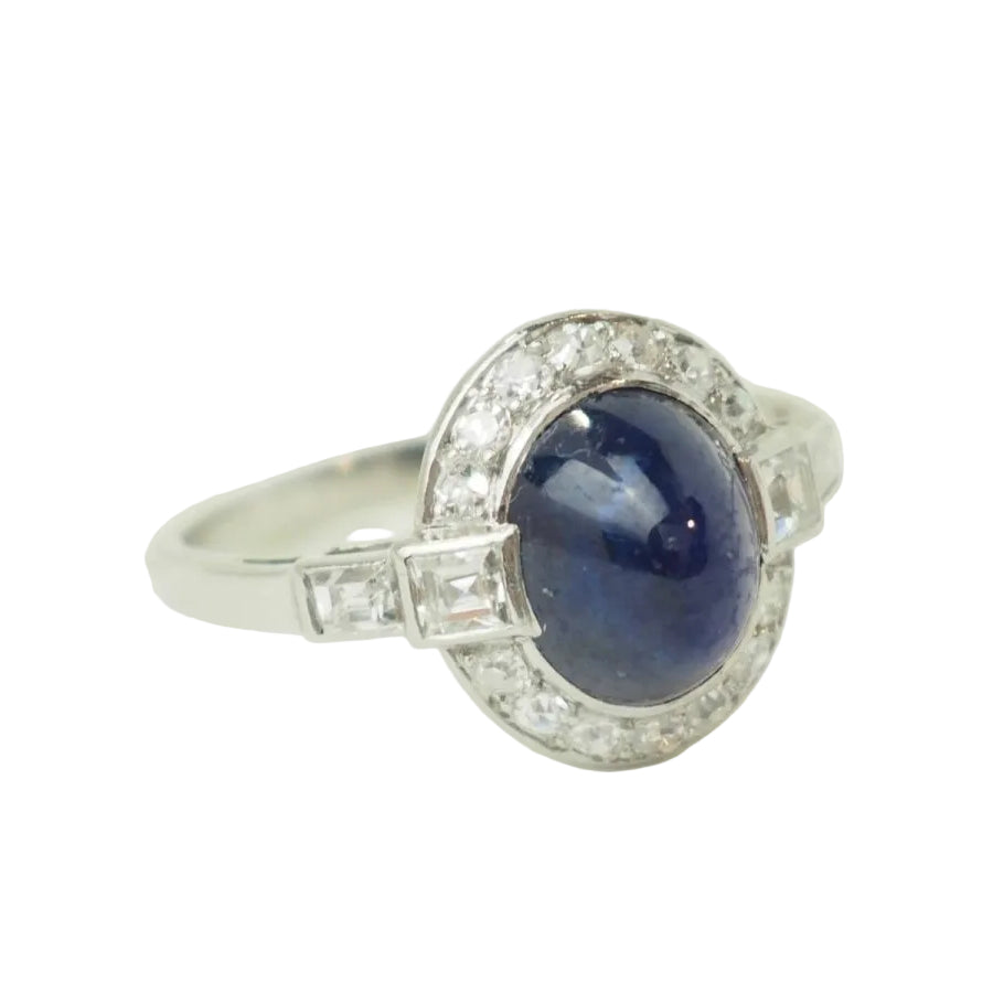 Bague Entourage en platine, saphir, et diamants - Castafiore