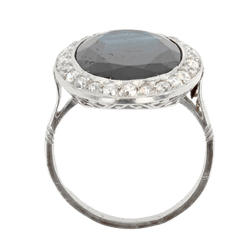 Bague Entourage en platine, saphir et diamants - Castafiore