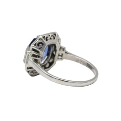 Bague Entourage en platine, saphir et diamants - Castafiore