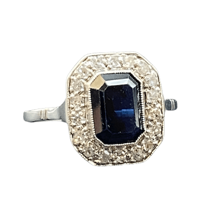 Bague Entourage en platine, saphir et diamants - Castafiore