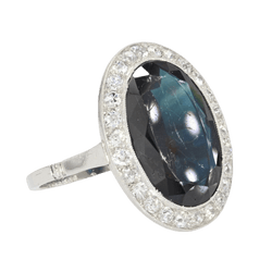 Bague Entourage en platine, saphir et diamants - Castafiore