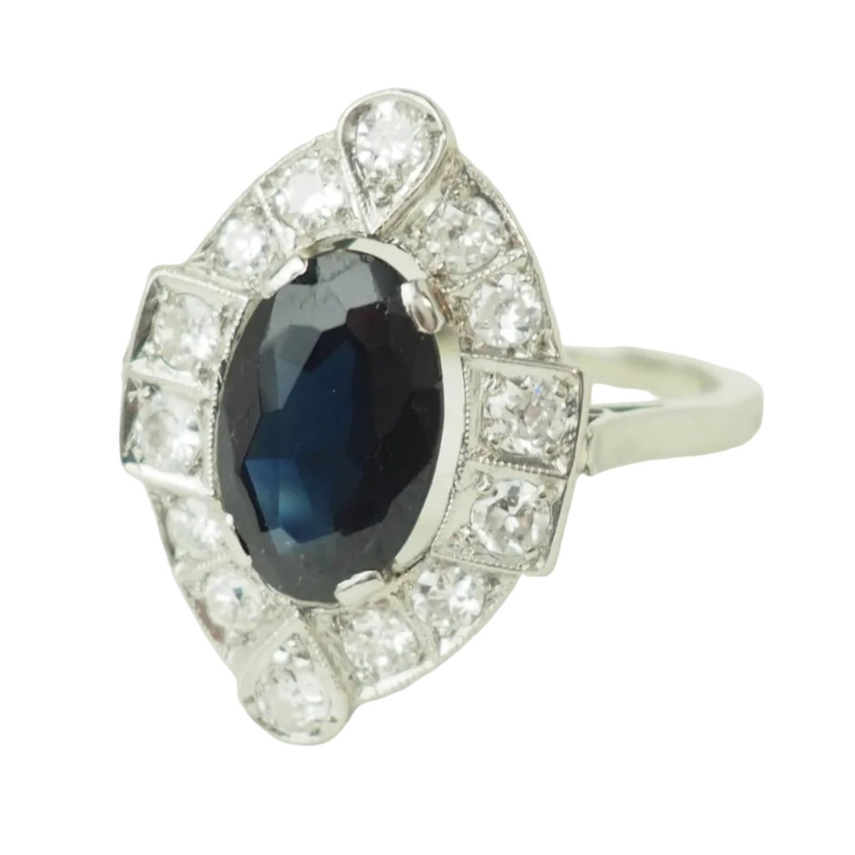 Bague Entourage en Platine, saphir, et diamants - Castafiore