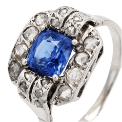 Bague Entourage en platine, saphir et diamants - Castafiore