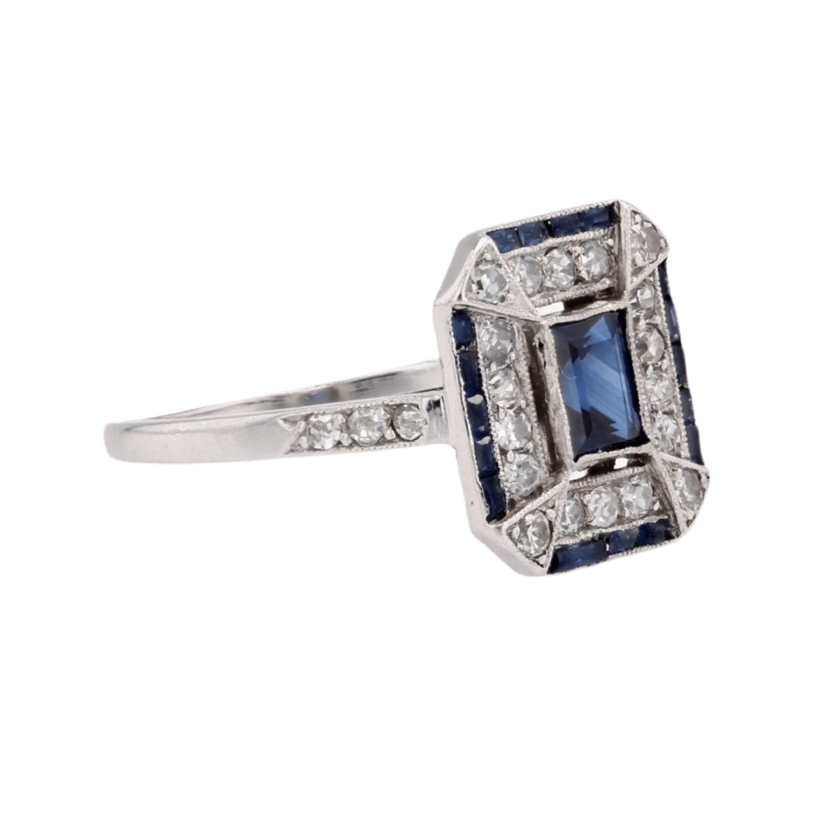 Bague Entourage en platine, saphirs et diamants - Castafiore