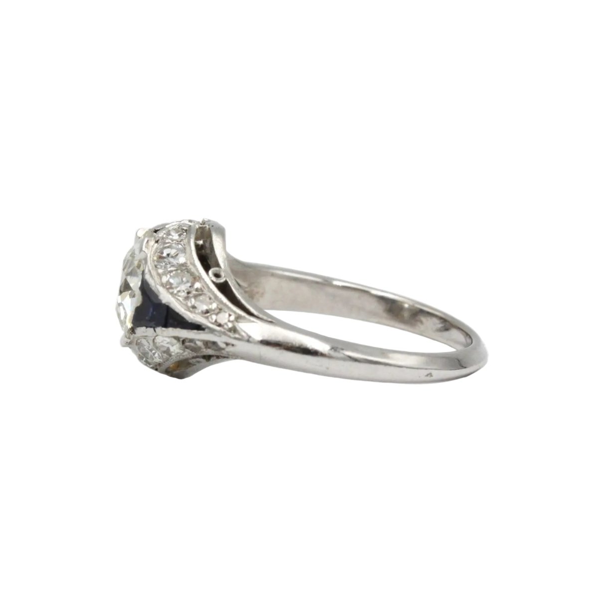Bague Entourage en platine, saphirs et diamants - Castafiore