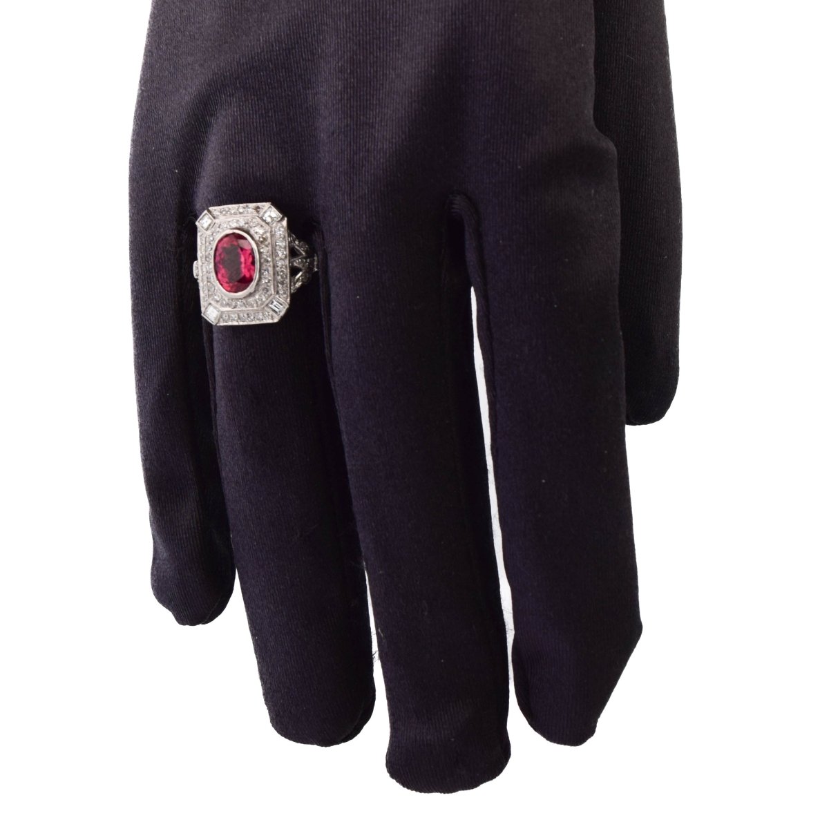 Bague Entourage en platine, tourmaline et diamants - Castafiore
