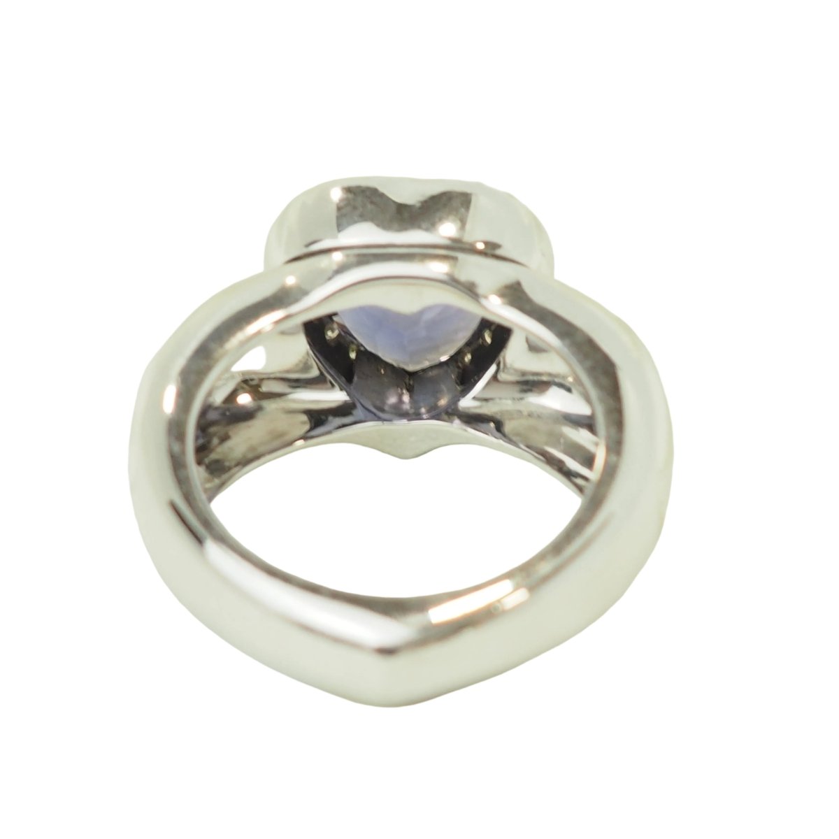 Bague Entourage POIRAY en or blanc, tanzanite et diamants - Castafiore