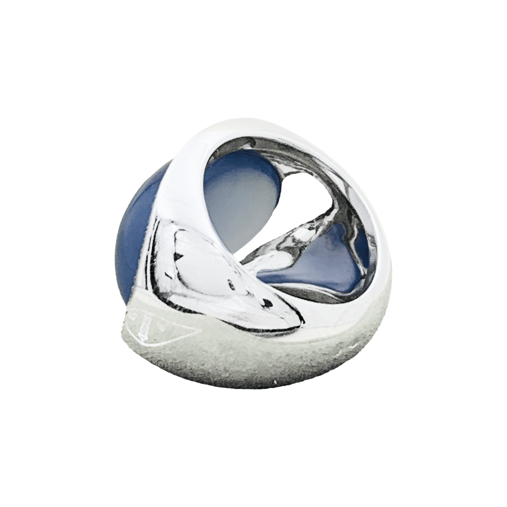 Ring Van Cleef & Arpels white gold, chalcedony and diamonds.