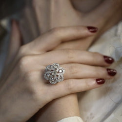 Bague entourage vers 1970 en or gris 18k avec 2,0 Cts de Diamants.K - VS. Taille 53 - Castafiore