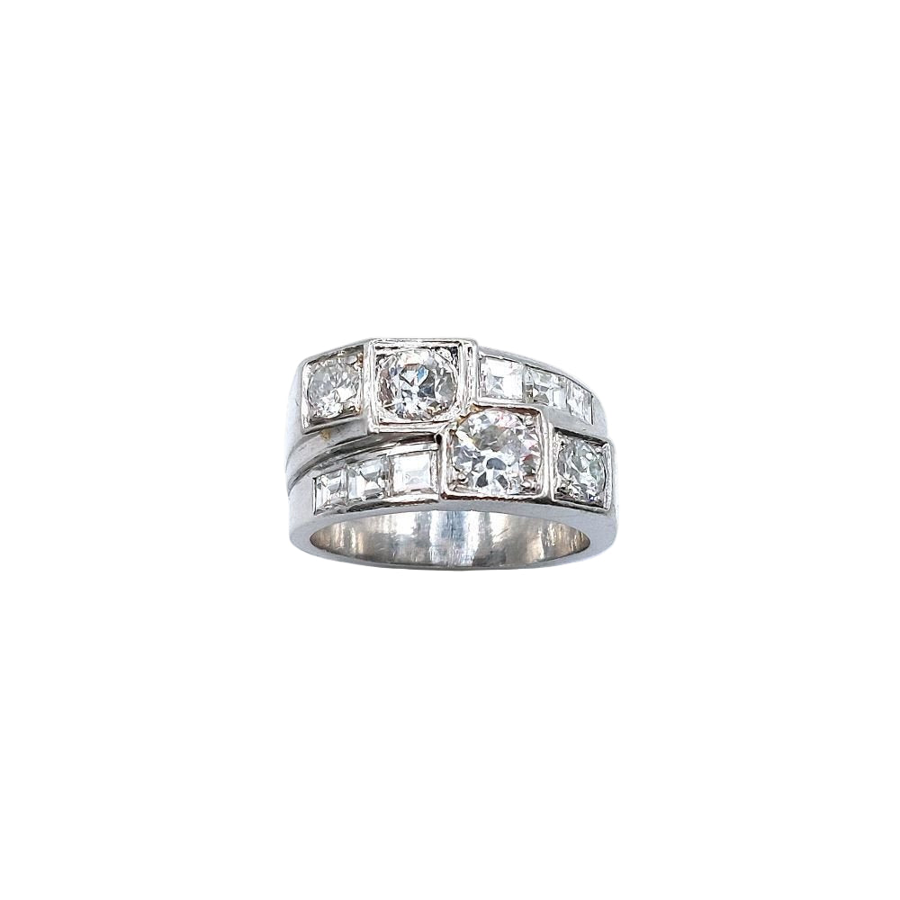 Bague EQUILIBRIA Tank asymétrique en platine et diamants - Castafiore