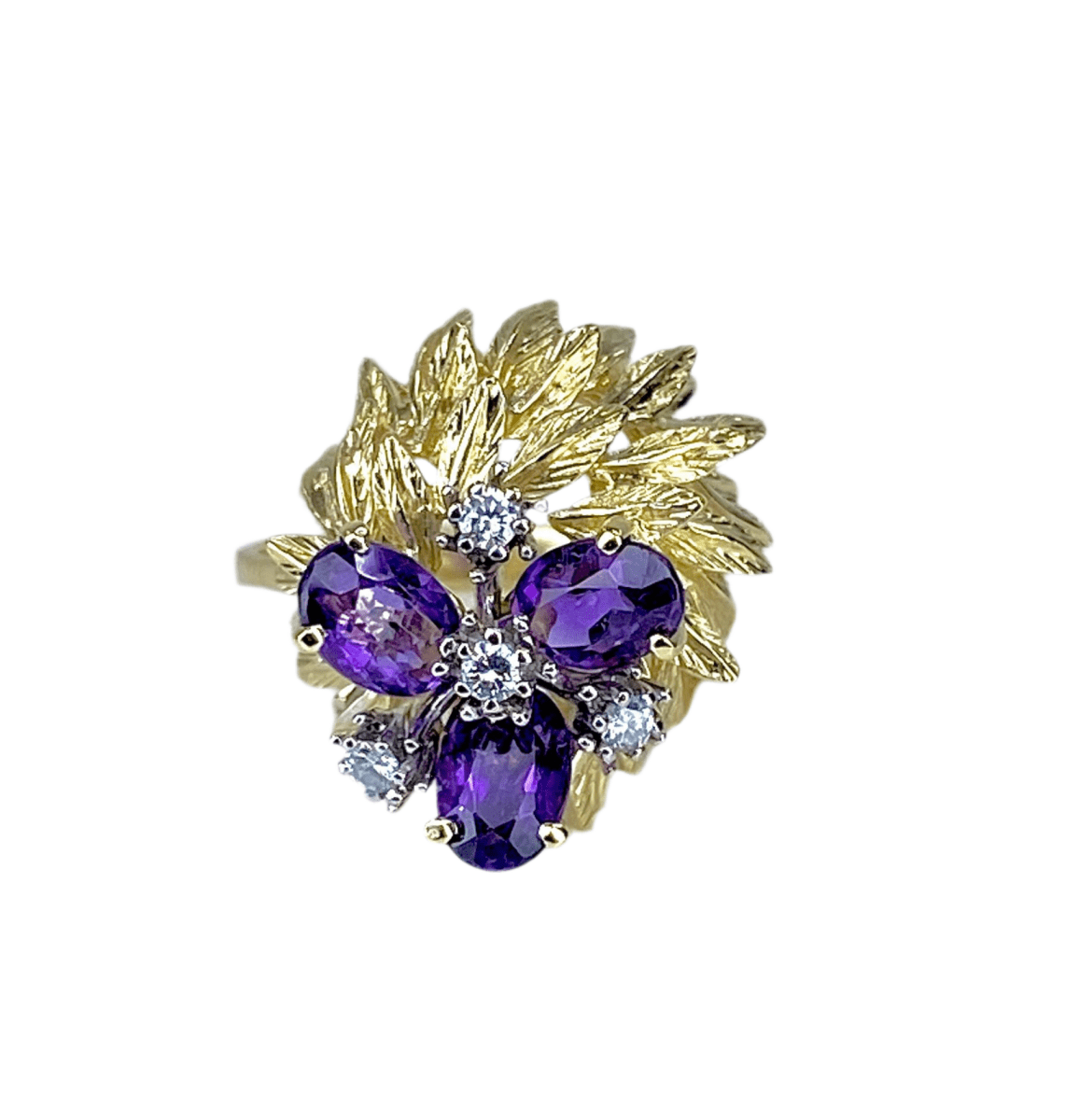 Bague et boucles d’oreilles en or jaune, améthystes et diamants - Castafiore