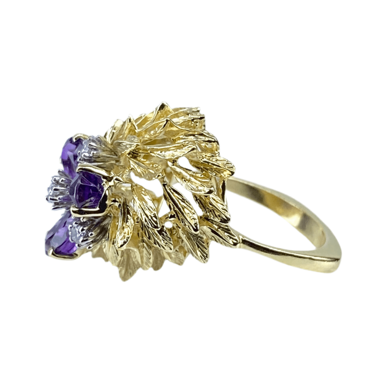 Bague et boucles d’oreilles en or jaune, améthystes et diamants - Castafiore