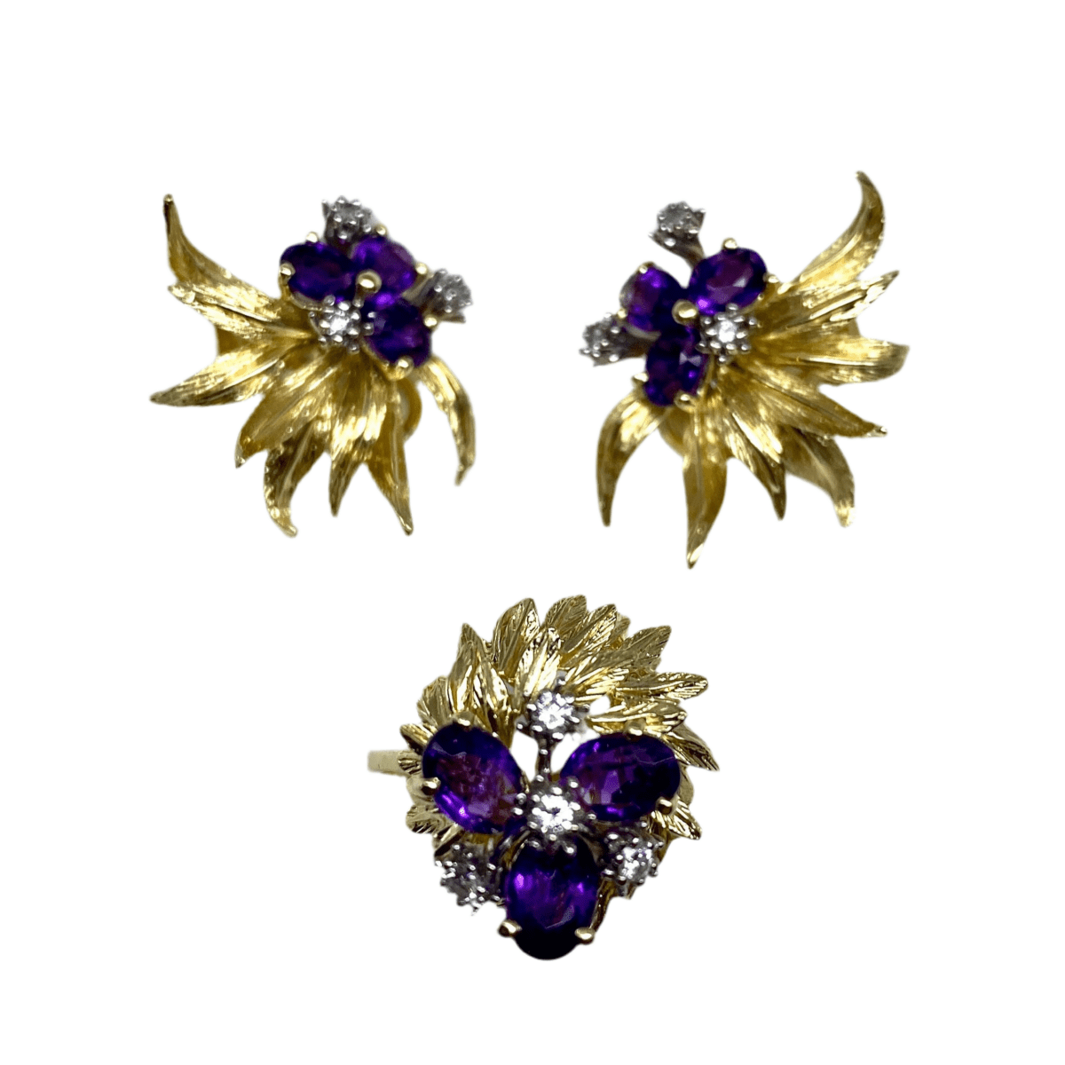 Bague et boucles d’oreilles en or jaune, améthystes et diamants - Castafiore