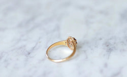 Bague fiançailles rubis entourage diamants - Castafiore