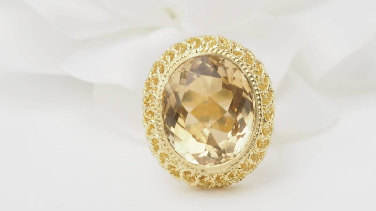 Bague filigranée en or jaune et citrine facettée - Castafiore