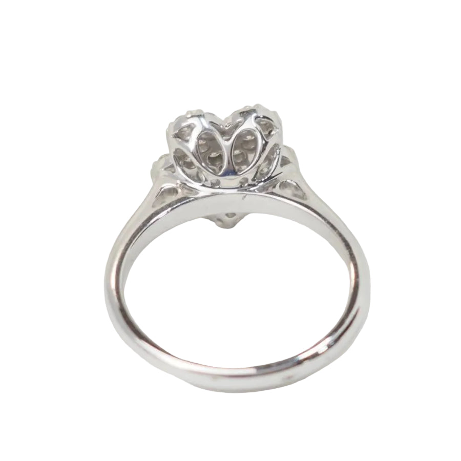 Bague fleur en or blanc et diamants - Castafiore