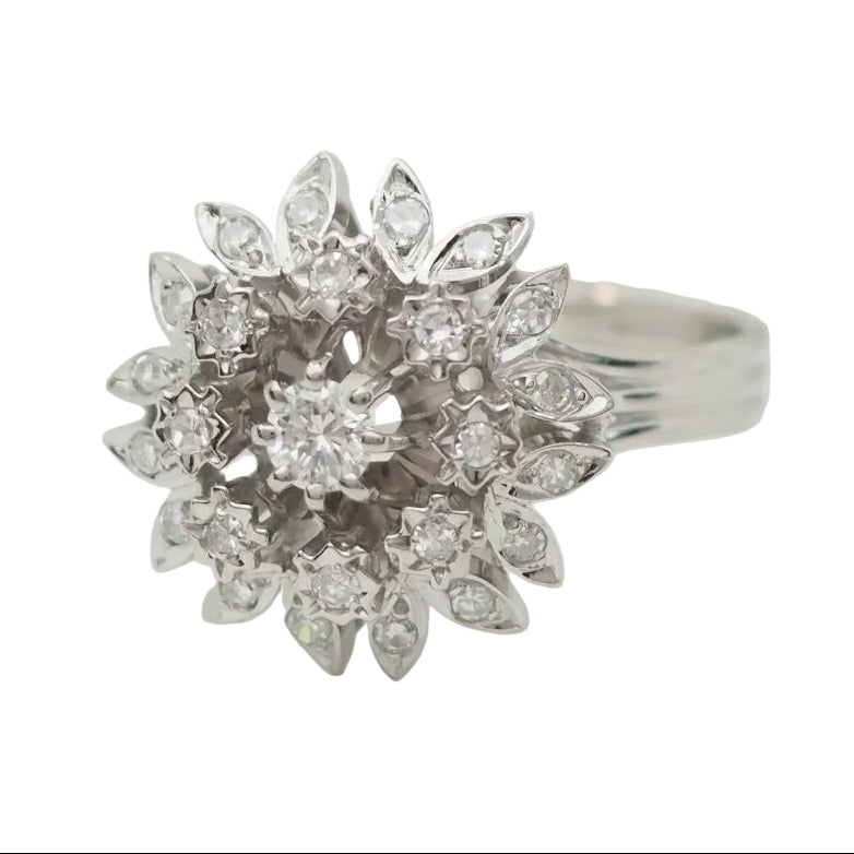 Bague Fleur en or blanc et diamants - Castafiore