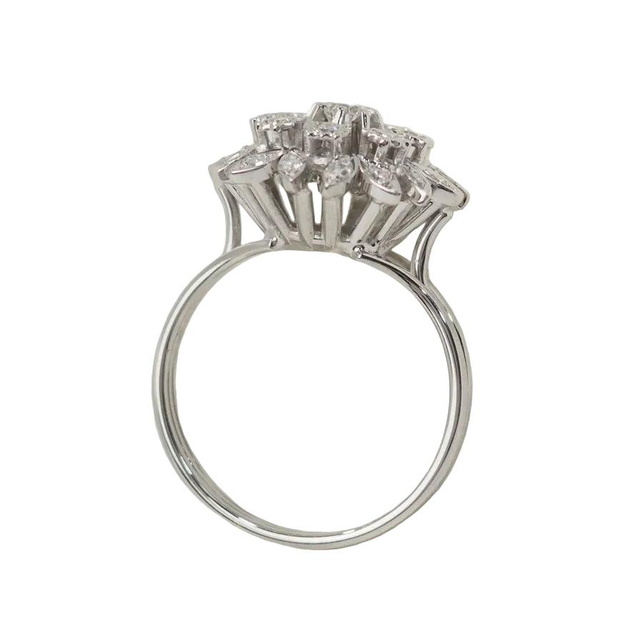 Bague Fleur en or blanc et diamants - Castafiore