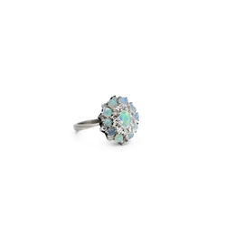 Bague fleur en or gris et opale - Castafiore