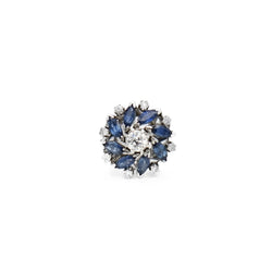 Bague fleur en or gris et saphirs - Castafiore