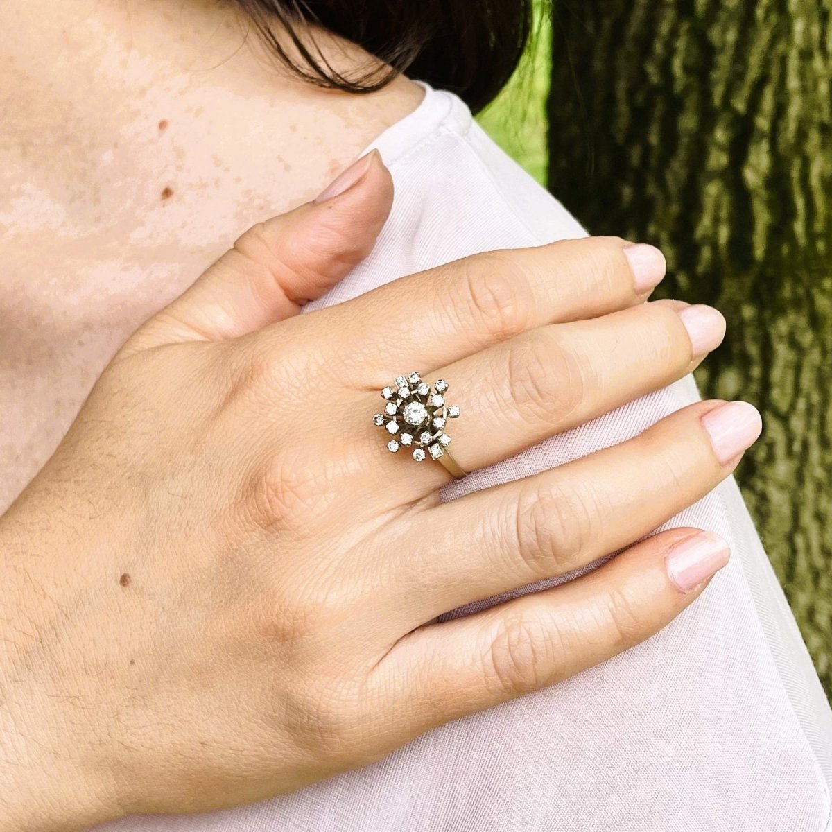 Bague fleur en or jaune et diamants - Castafiore