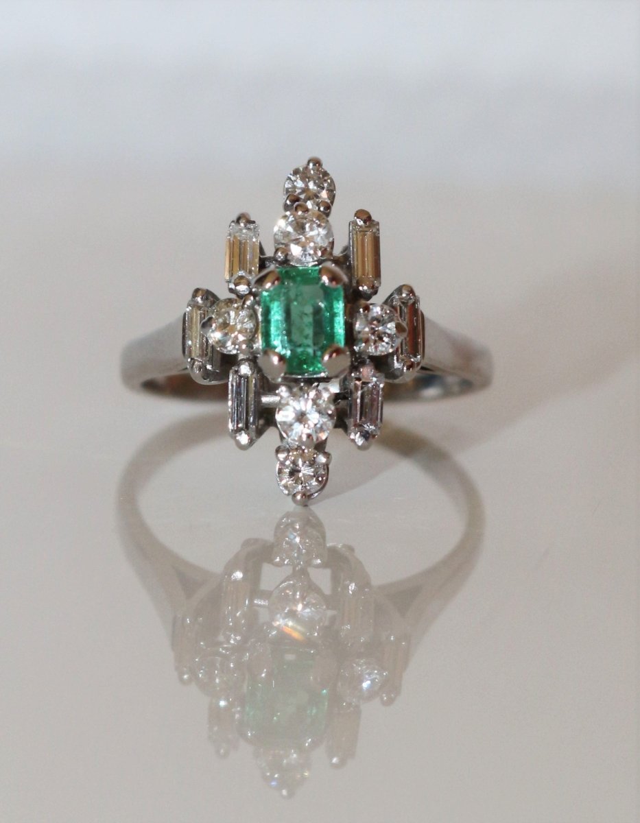 Bague Fleur Moderniste émeraude - Castafiore