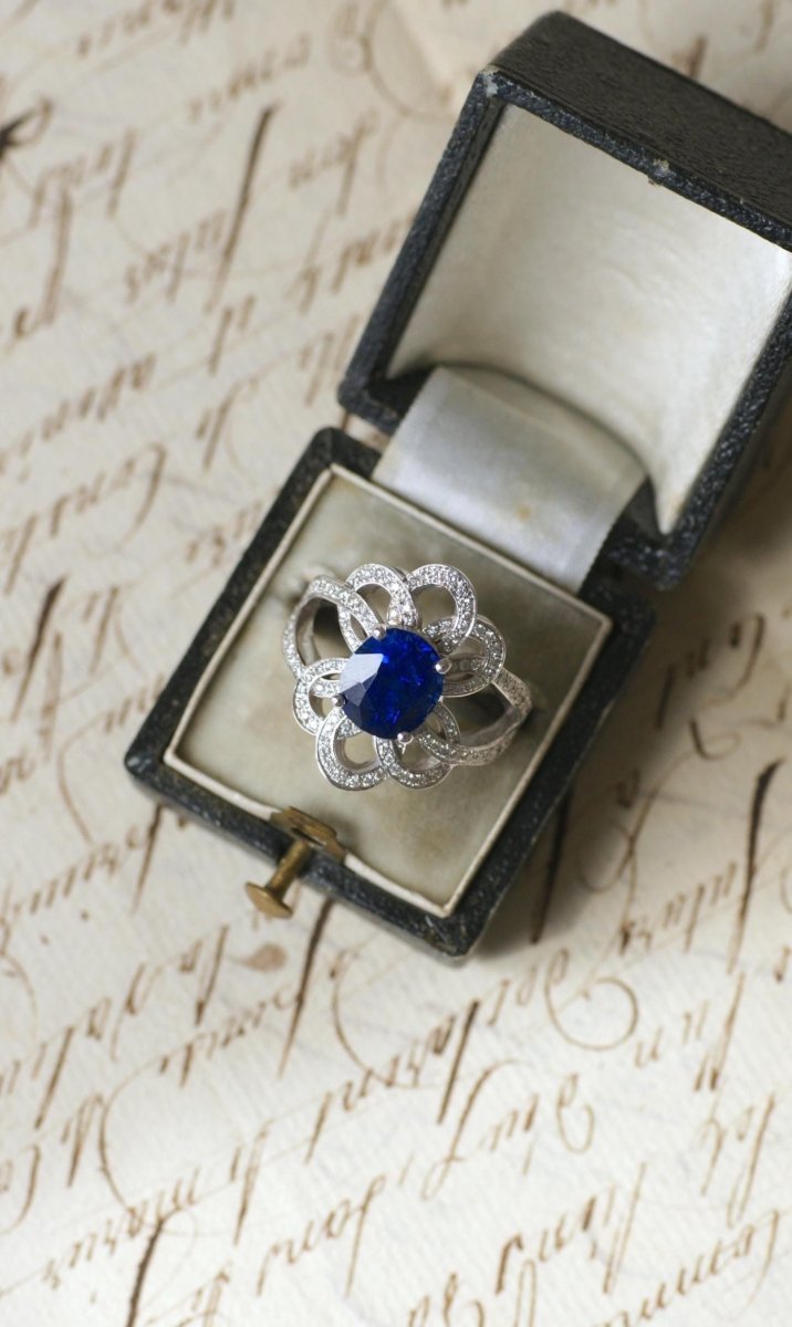 Bague Fleur Saphir de Ceylan 2.80 Cts et Diamants - Castafiore