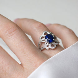 Bague Fleur Saphir de Ceylan 2.80 Cts et Diamants - Castafiore
