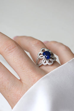 Bague Fleur Saphir de Ceylan 2.80 Cts et Diamants - Castafiore