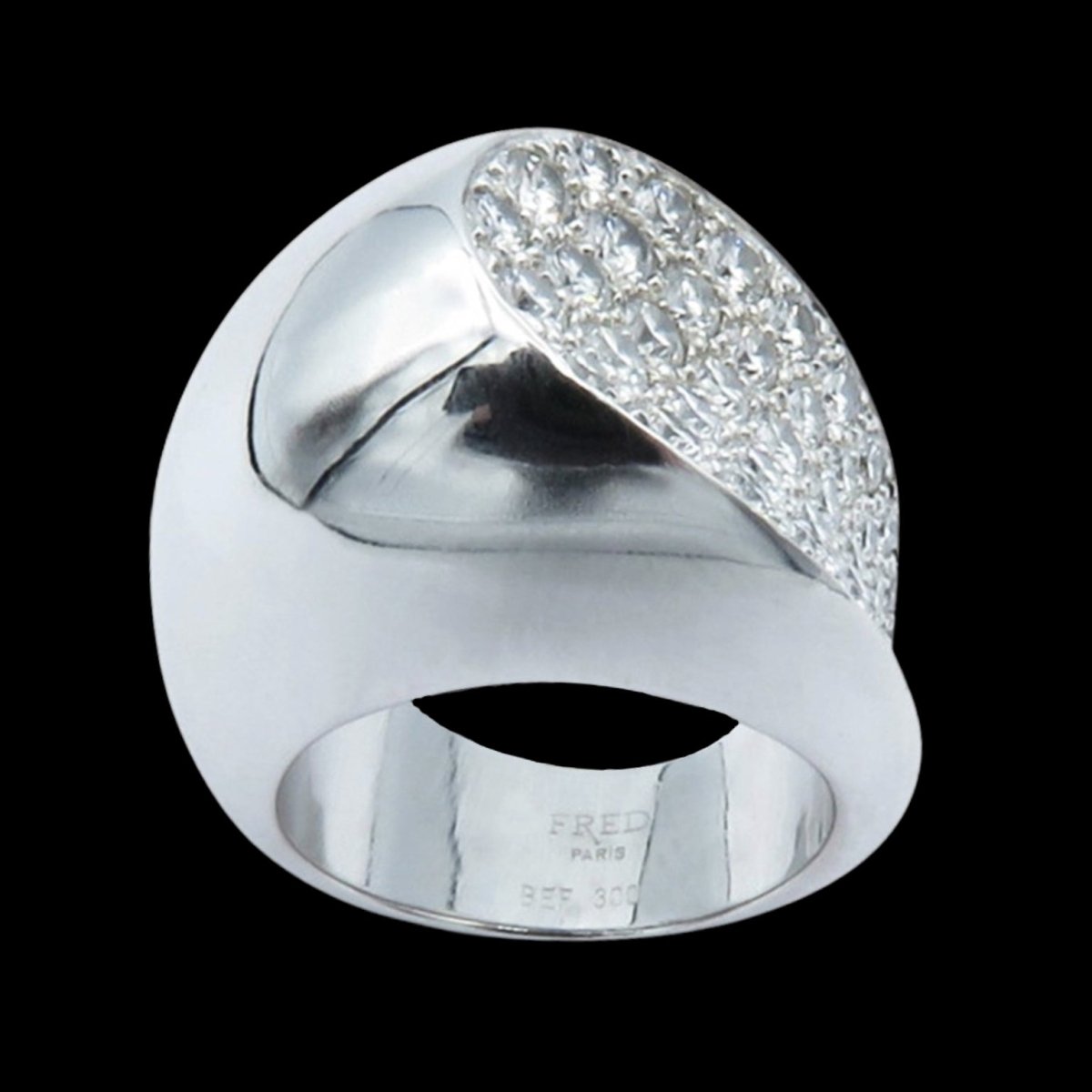 Bague FRED "Candy" en Or gris 18k Diamants Full pavé .Taille 52. Full Set - Castafiore
