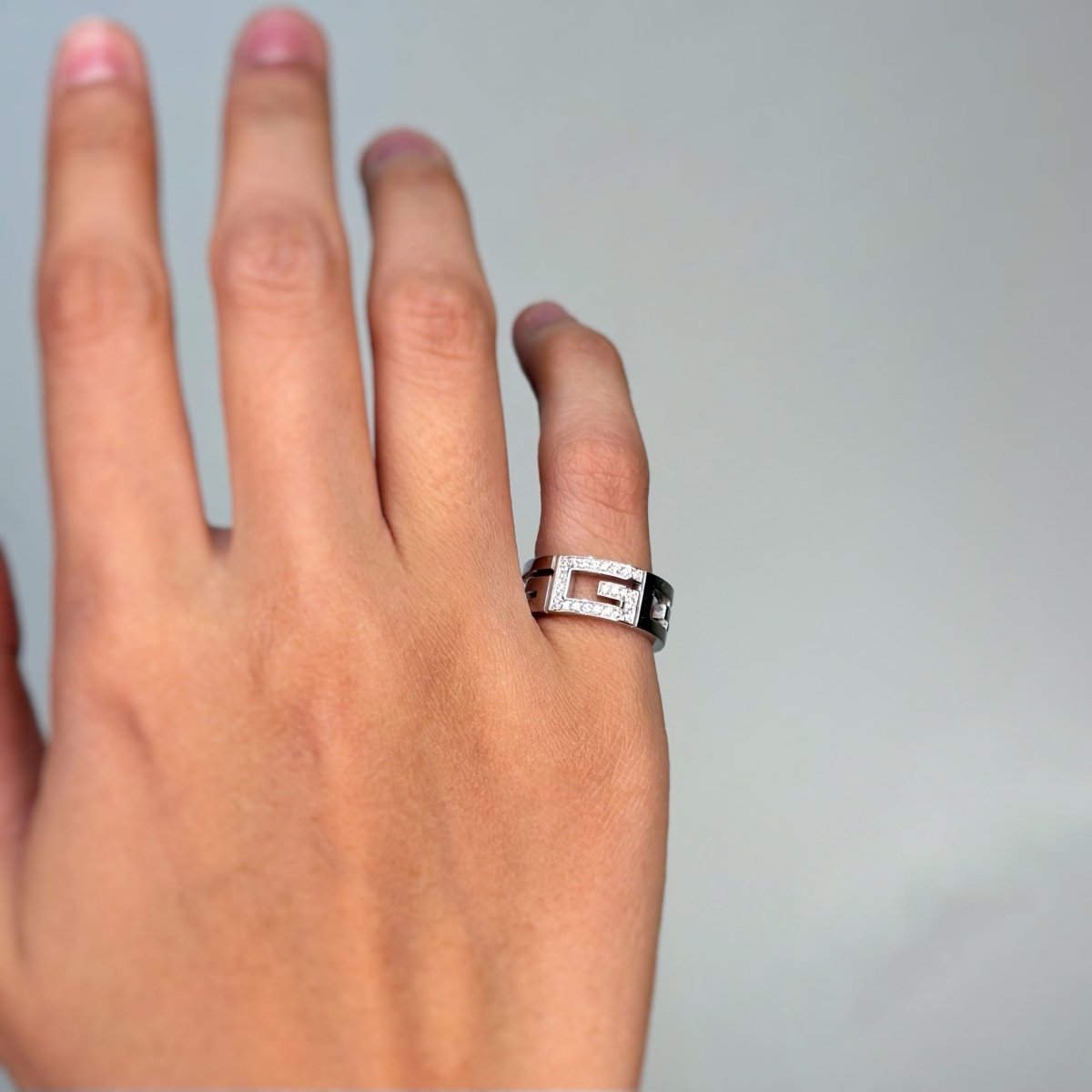 Bague GUCCI en or blanc et diamants - Castafiore