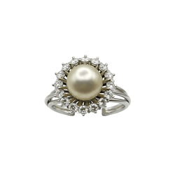 Bague Halo en on blanc, perle, et diamants - Castafiore