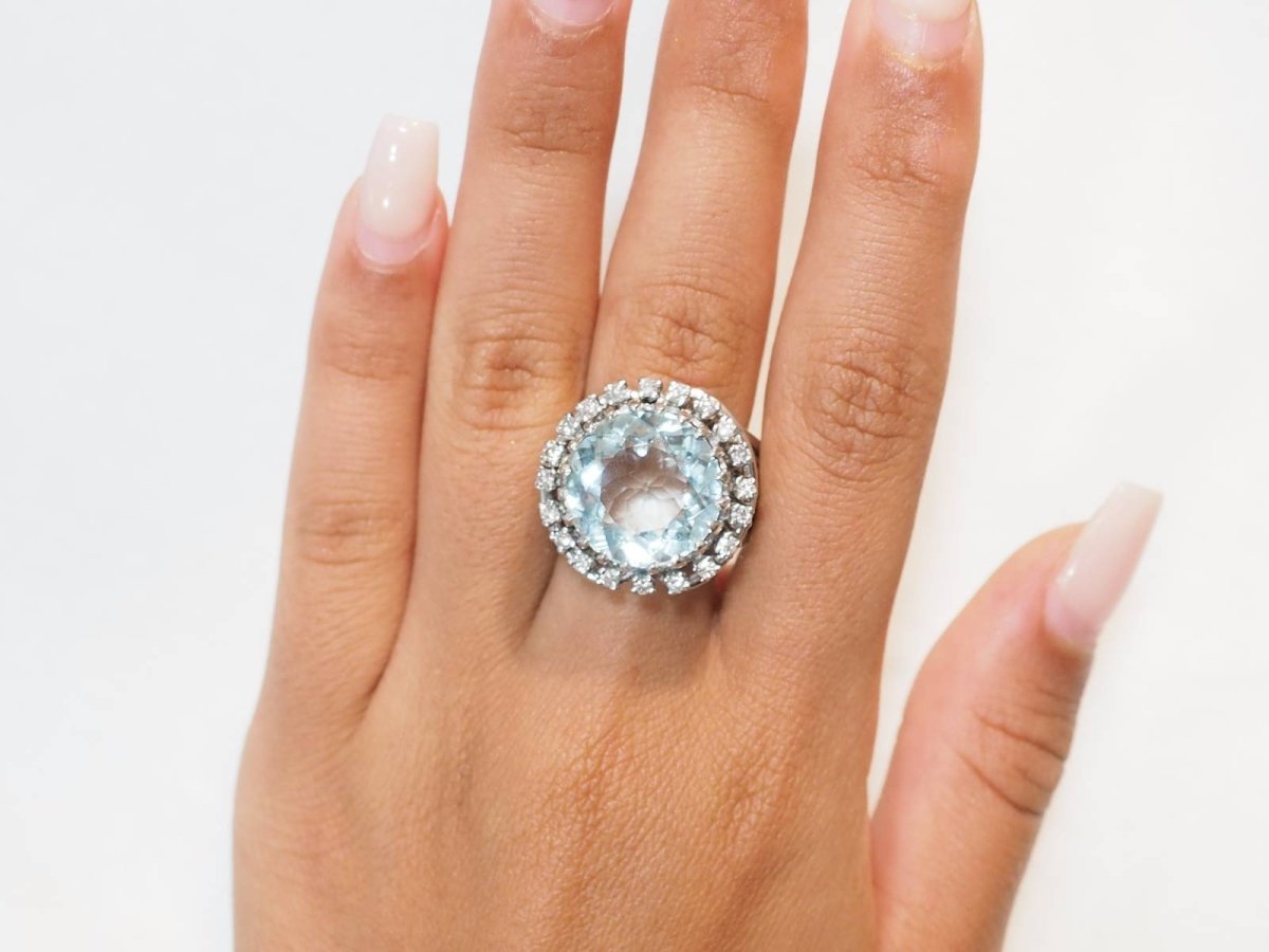 Bague importante en or blanc, platine, aigue marine et diamants - Castafiore
