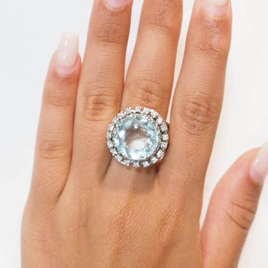 Bague importante en or blanc, platine, aigue marine et diamants - Castafiore